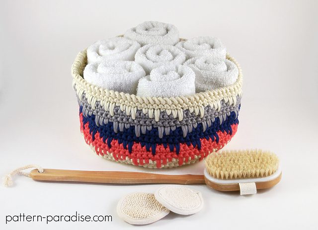 7 Crochet Patterns baskets and tote bags using Bernat Maker Home